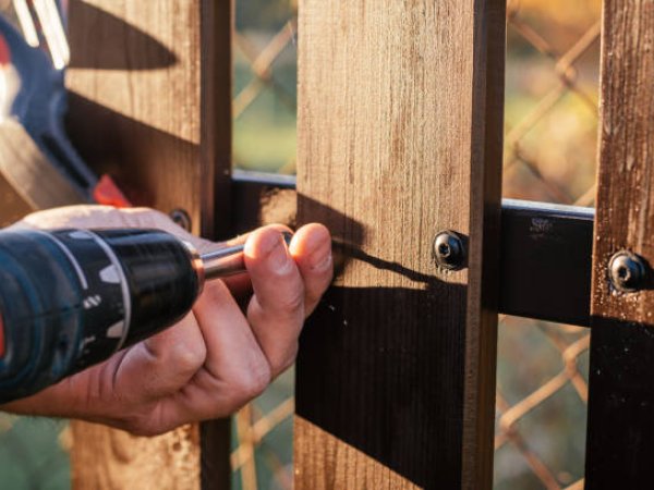 Fence Repairs & Maintenance
