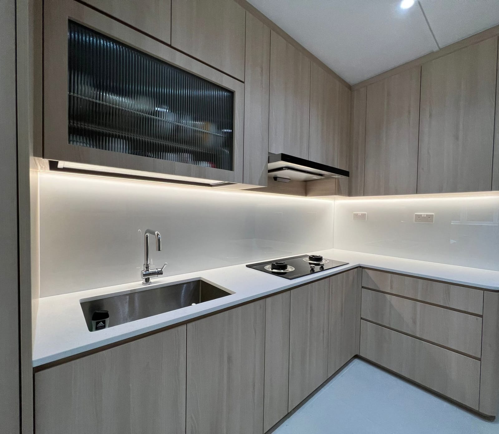 Dynamic Glass Contractor