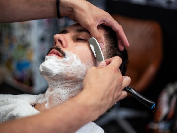 Shaves