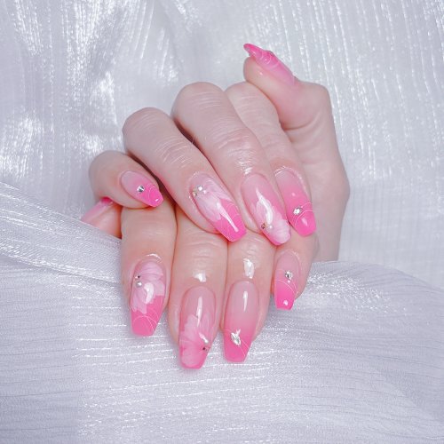 Golden Nail & Lash