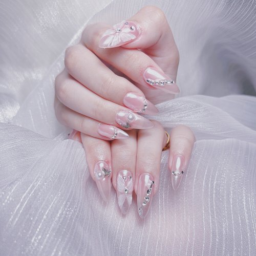 Golden Nail & Lash