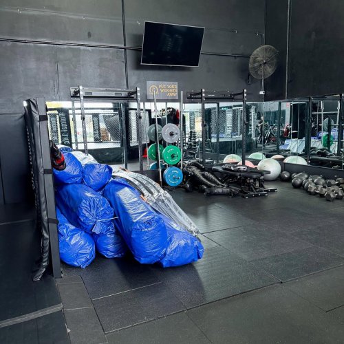 LA Couriers & Labouring Services