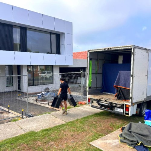 LA Couriers & Labouring Services