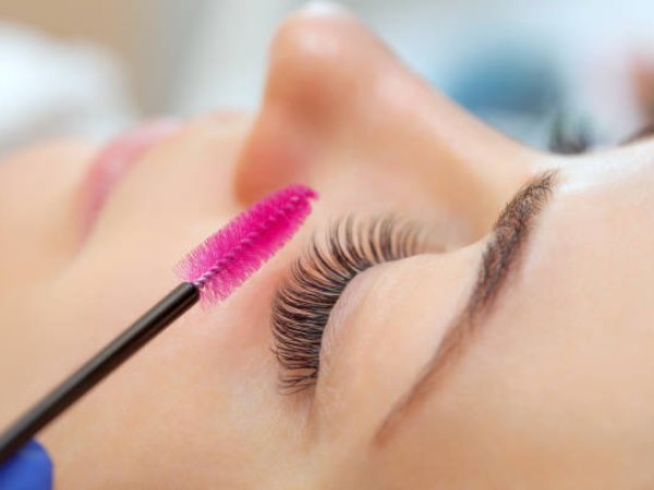Natural Eyelash Extensions