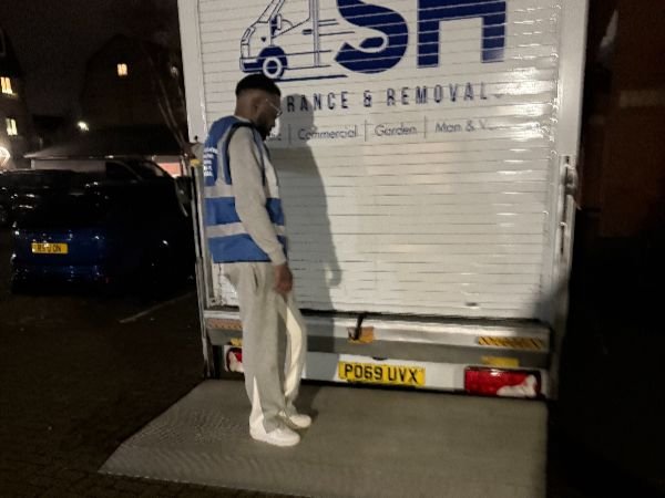 SH Clearance and Removals Gallery Image